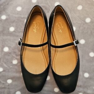 Crown Vintage Black Mary Jane Flats with Buckle Strap